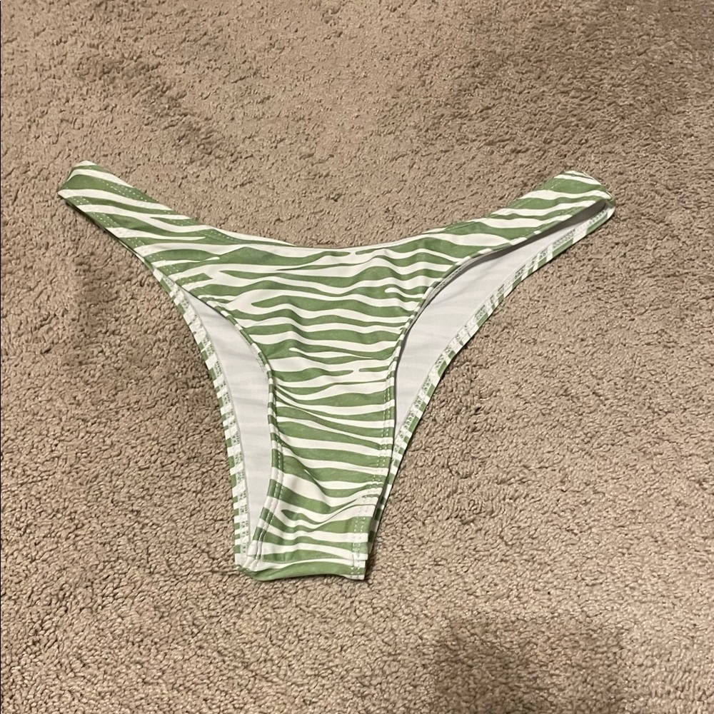 Green zebra print bottoms. Size M fit like a small - cheeky